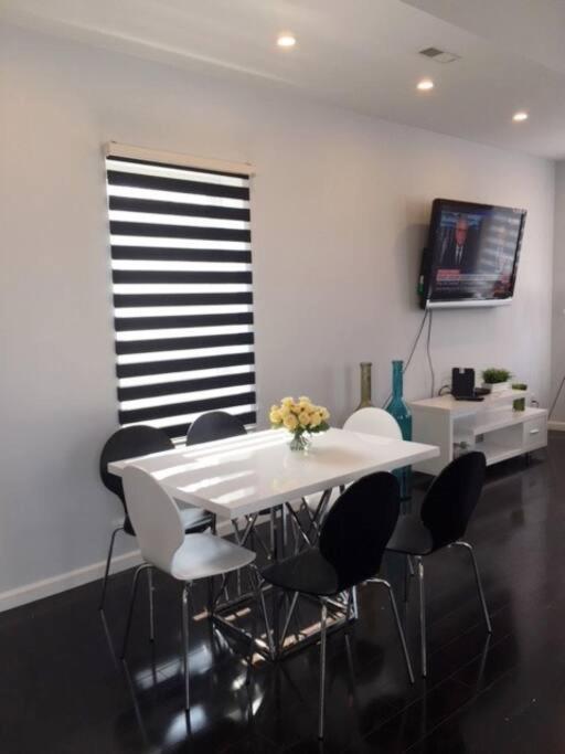 Luxury Three Story Apartment In Short North 콜럼버스 외부 사진